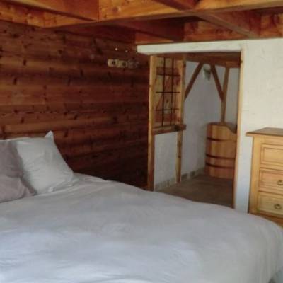 bedroom in muande du berger alps.jpg